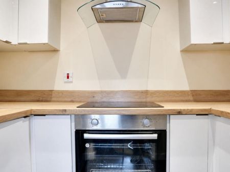 2 Bed Flat, West Point, S1 - Photo 4