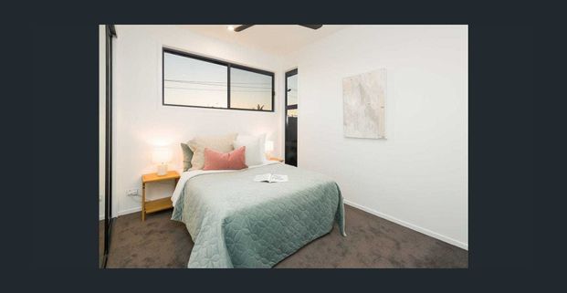 Luxury Furnished Coastal Residence Moments from the Beach - Photo 1