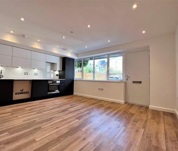 Trinity Place, Woking, Surrey, GU21 - Photo 3