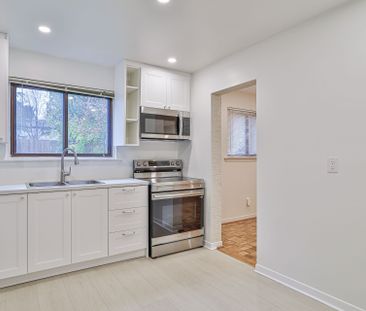 For Lease - 32 Penwick Crescent, Richmond Hill, Ontario - Photo 5