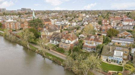 St. Peters Close - Photo 3