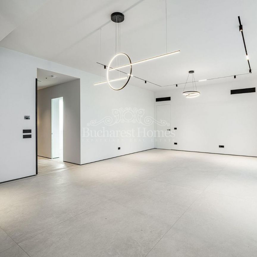 Luxurious Four Bedroom Villa - American International School - Photo 1