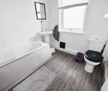 2 bedroom House in Parkfield Grove, Leeds - Photo 6