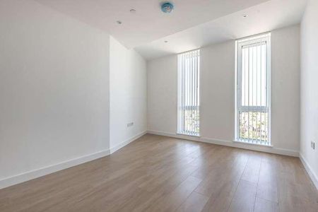 Royal Winchester House, Bracknell, RG12 - Photo 2