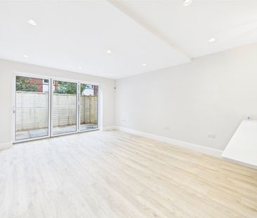 High Street, Hampton Wick, Middlesex, KT1, Kingston Upon Thames - Photo 2