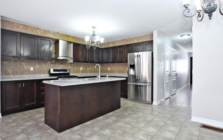 For Lease - 72 Black Maple Crescent Unit# Main & 2nd Floor, Vaughan, Ontario - Photo 5