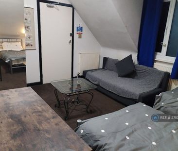 1 bedroom in a house share to rent - Photo 5