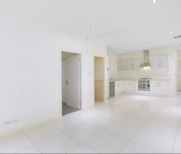 SPACIOUS 1 BEDROOM APARTMENT IN THE HEART OF CBD - Photo 6