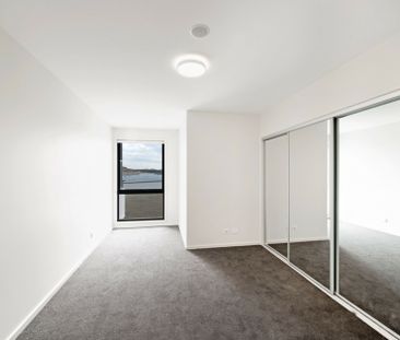 Top Floor Unit! - Photo 6