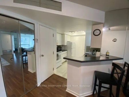 1001 Bay Street #1706 - Photo 4