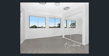 Modern Family Duplex - Photo 2