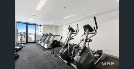 Located in the heart of it all - Photo 4