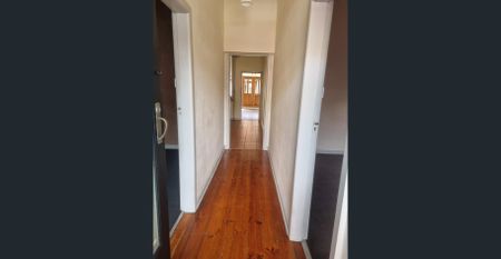 East brunswick house - Photo 2