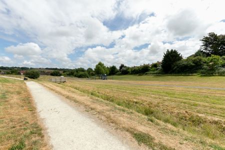 16, Benson Way - Photo 3