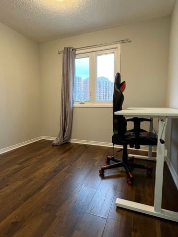 For Lease - 62 Beresford Drive, Richmond Hill, Ontario - Photo 3