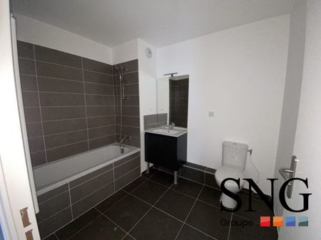 BEAU T4 AVEC LOGGIA ET DEUX PARKINGS - Photo 4