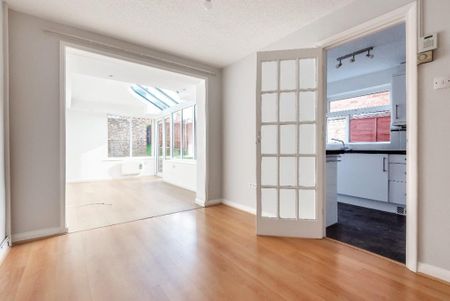 3 bedroom semi-detached house to rent - Photo 2