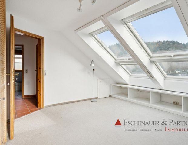 Ihr Rückzugsort im Grünen: Gemütliche Maisonette-Wohnung mit großem Balkon und tollem Ausblick - Foto 1