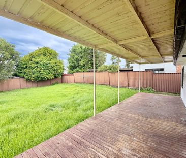 Great location! - Photo 3