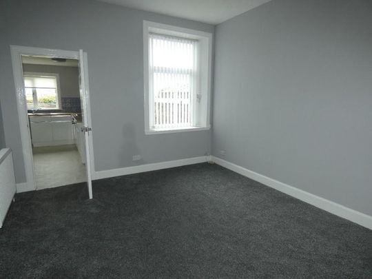1 bedroom ground floor flat to rent - Photo 1
