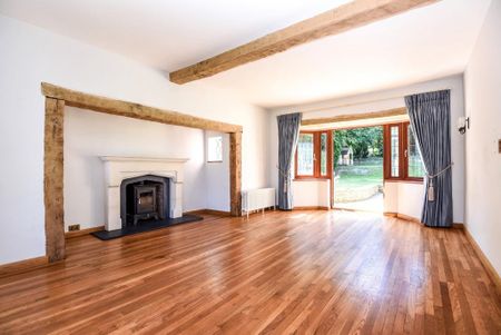 4 bedroom detached house to rent - Photo 2