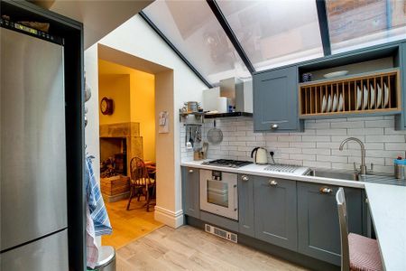 3 bedroom terraced house to rent - Photo 4