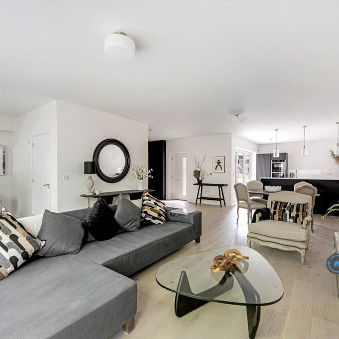 3 bedroom end of terrace house to rent - Photo 1