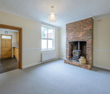 3 bedroom semi-detached house to rent - Photo 2