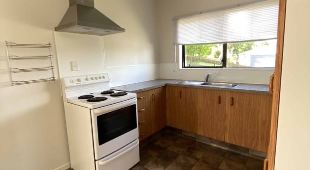 3 Bedrooms in Feilding - Photo 1