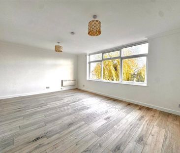 2 bedroom penthouse to rent - Photo 2