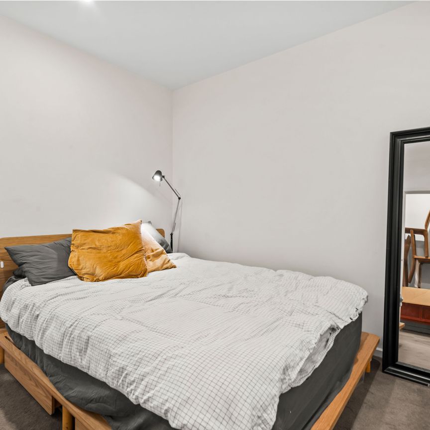 Stylish One-Bedroom Apartment in Prime Location - Photo 1