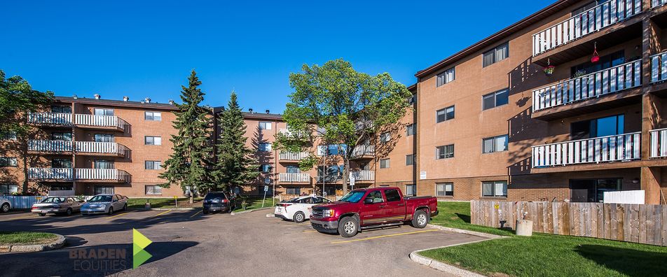 Castle Harbour | 10403 158 Avenue, Edmonton - Photo 1