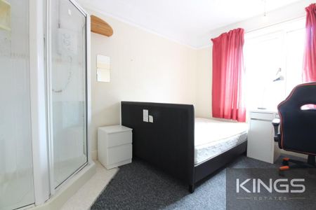 7 bedroom detached house to rent - Photo 3