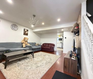 For Lease - 7 Roman Crescent, London East, Ontario - Photo 1