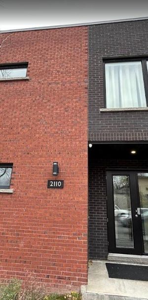 Grand 4 1/2 construction récente à Saint-Sulpice (Villeray) - Photo 1