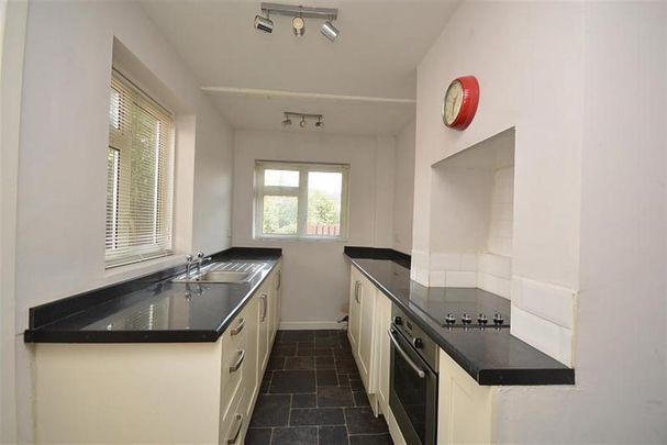 2 bedroom end of terrace house to rent - Photo 1