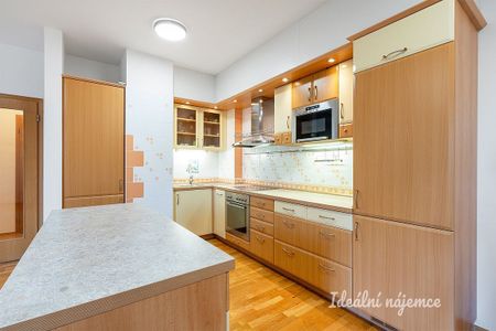 Pronájem bytu 2+kk 69 m² - Фото 2