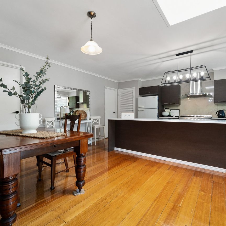 GORGEOUS FOUR BEDROOM FAMILY HOME - Photo 1