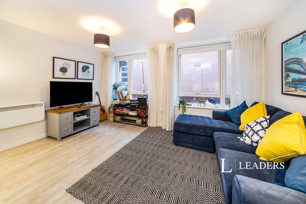 1 bedroom apartment to rent Wood Street, East Grinstead, West Sussex, RH19 - Photo 1