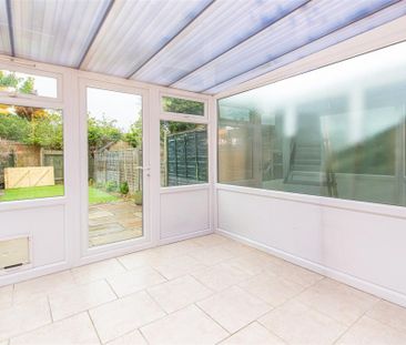 2 bed House - Mid Terrace To Let - Photo 5