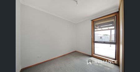 Lovely Unit in Altona Meadows! - Photo 2