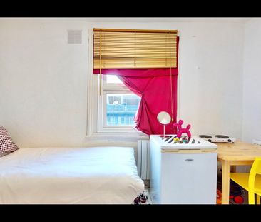 Studio Flat, Golders Green Road, NW11 - Photo 1