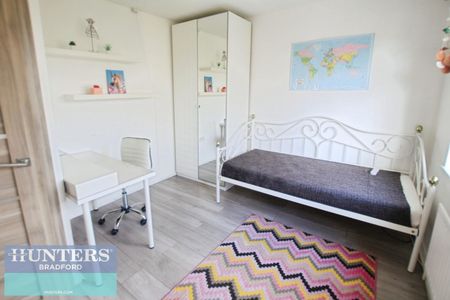 3 bedroom House To Let Total Size: 979 SQ FT - Photo 5