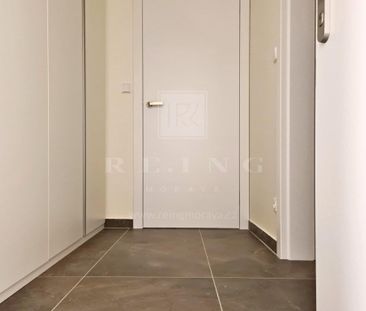 Pronájem bytu 1+kk 31 m2 - Photo 1