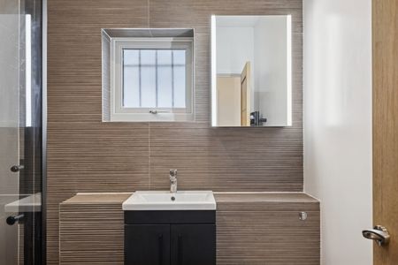 1 Bed Bungalow, Hamilton Road Mews, SW19 - Photo 2