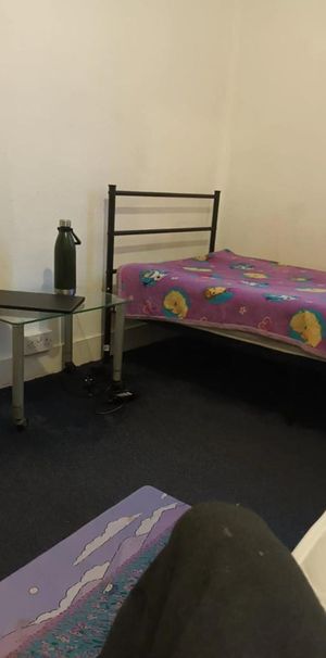 Room in a Shared House, Nigel Road, E7 - Photo 2