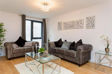 2 bedroom flat to rent - Photo 2