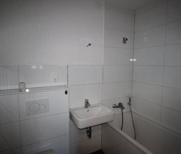 3-Raum-Wohnung mit EBK und Balkon - Foto 1