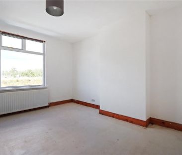 2 bedroom end of terrace house to rent - Photo 1