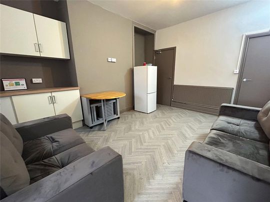 5 bedroom house to rent - Photo 1